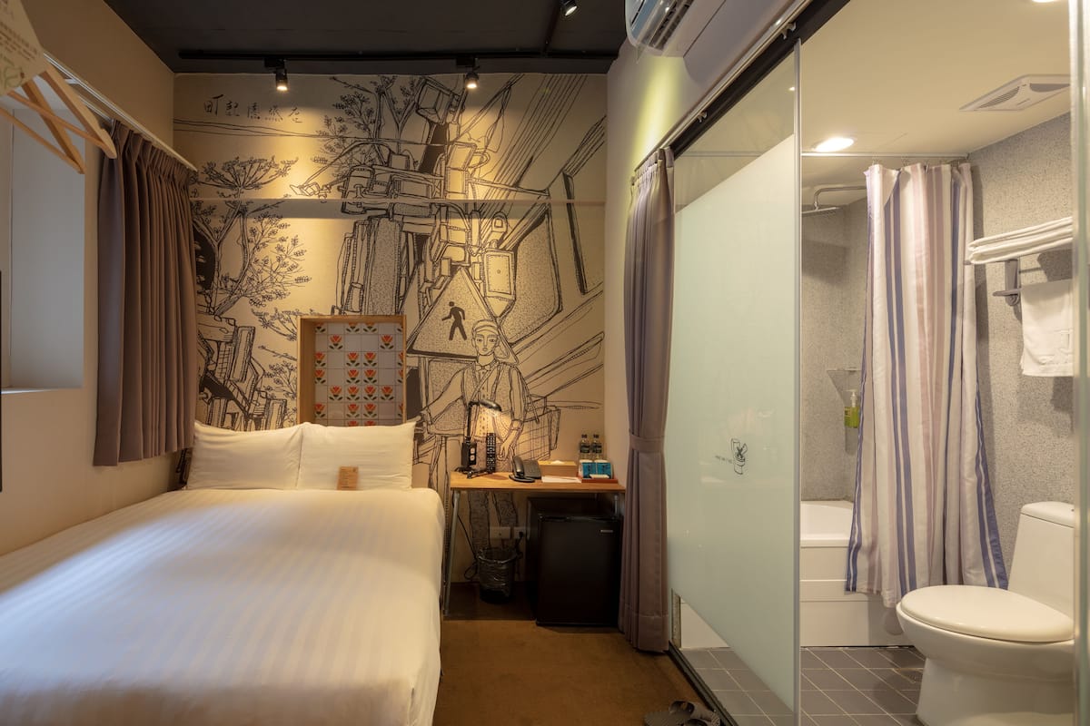 Chambre Deluxe double, vue sur la ville | Literie de qualité, couette en duvet, rideaux d’obscurcissement