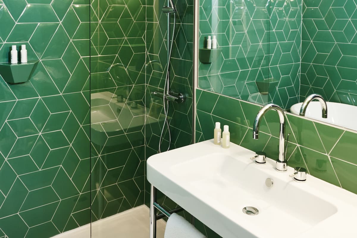 twin room, 2 single beds | bathroom | separate bathtub and shower, deep-soaking bathtub, rainfall showerhead