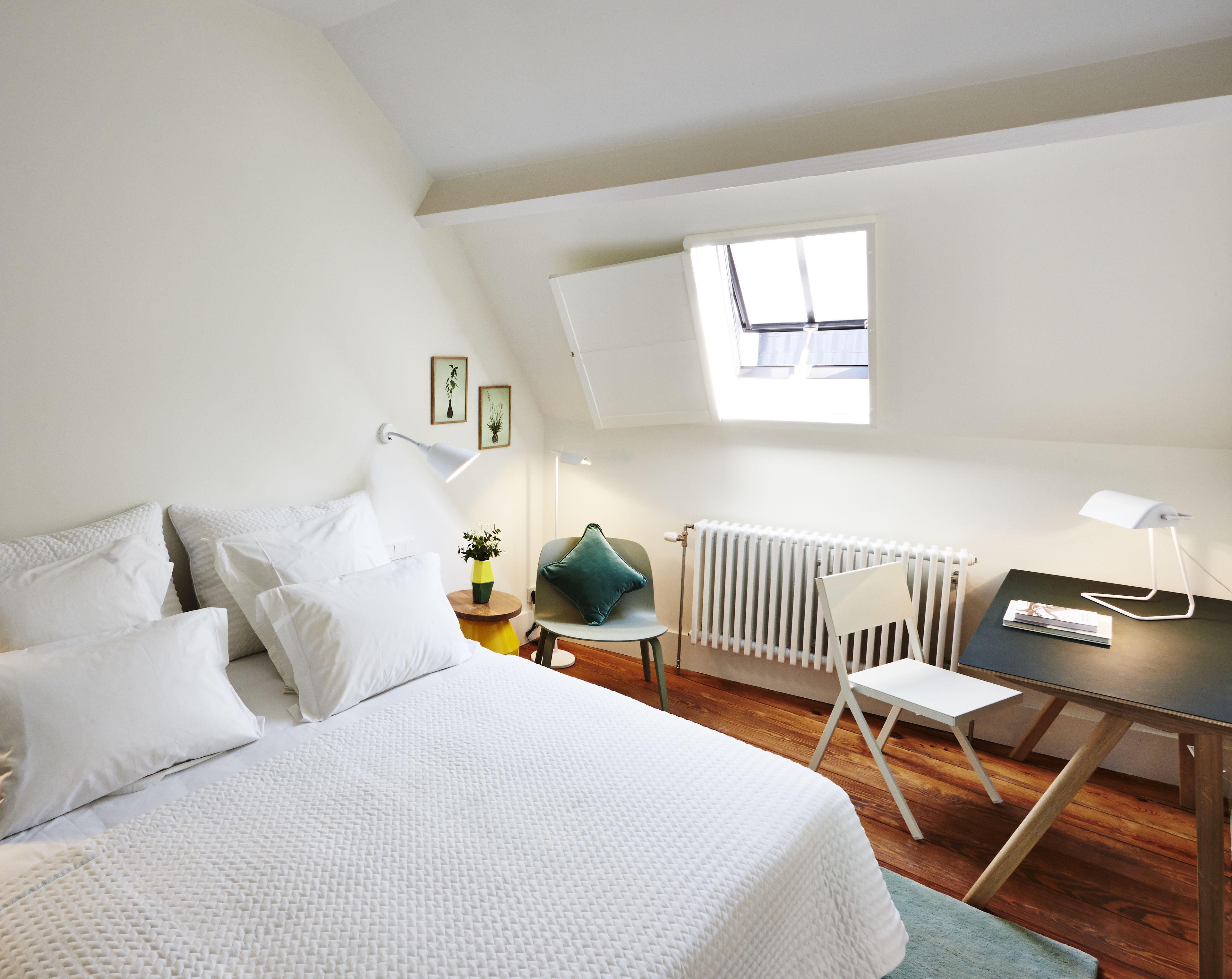 double room, 1 king bed | city view