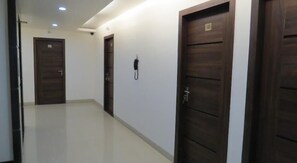 Hallway - Krishna Avatar Stay Inn (Navi Mumbai)