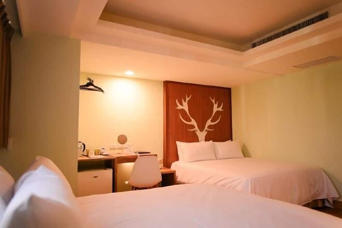 Cortinas blackout, tabla de planchar con plancha y wifi gratis