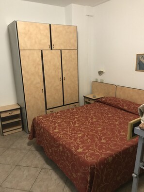 1 habitación y ropa de cama hipoalergénica