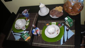 Free daily on-the-go breakfast - Shiva Bed and Breakfast (Rome)