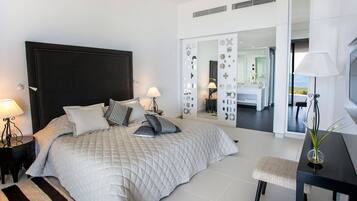 Hochwertige Bettwaren, Minibar, Zimmersafe, Verdunkelungsvorhänge