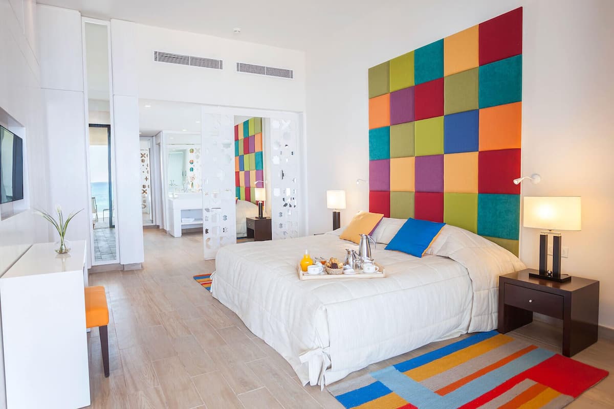 1 bedroom, premium bedding, minibar, in-room safe