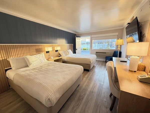 Deluxe Room | Desk, iron/ironing board, free WiFi, bed sheets