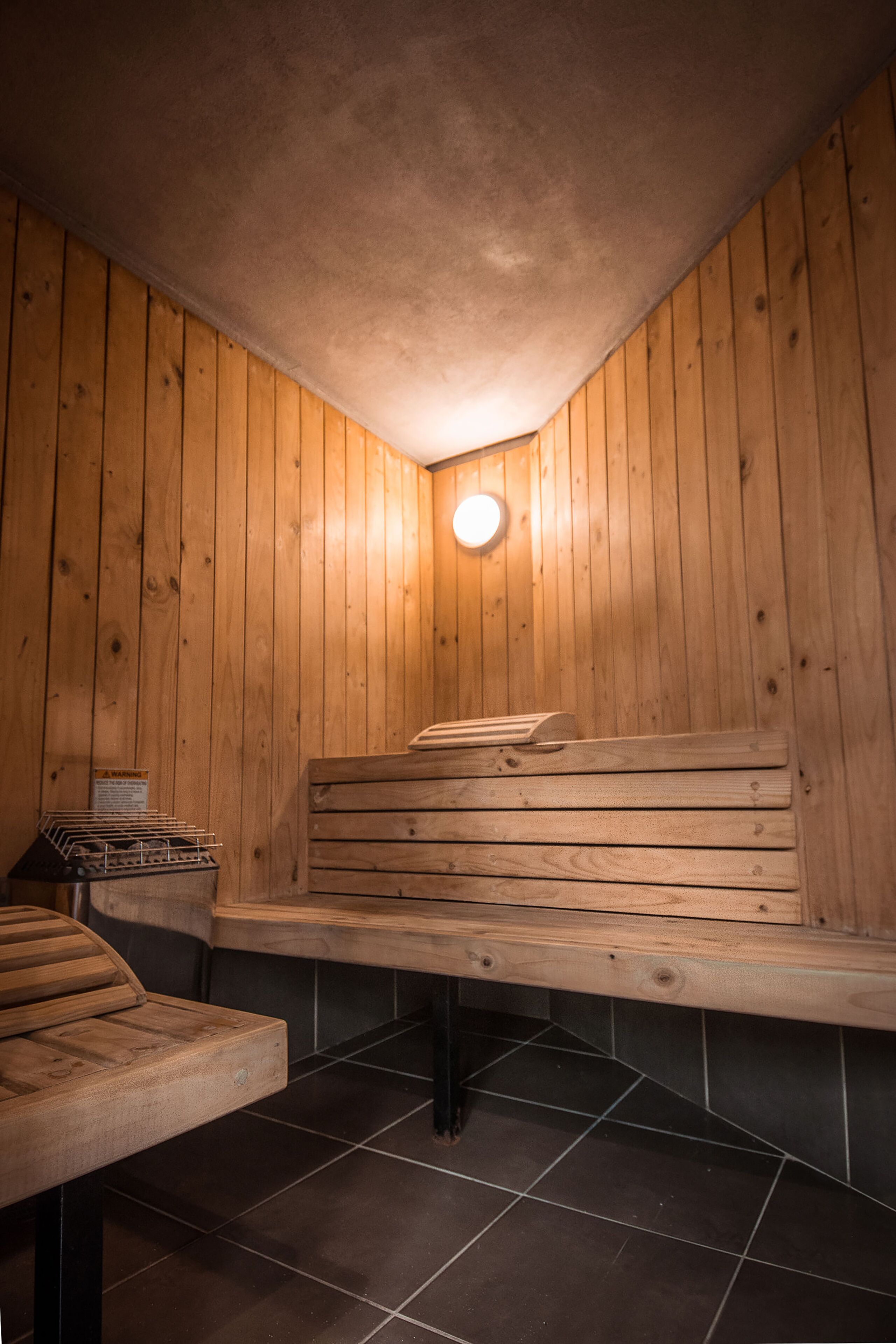 couples treatment room(s), deep-tissue massages, swedish massages