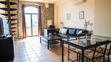 Standaard appartement (Duplex) | Donzen dekbedden, een strijkplank/strijkijzer, babybedden, extra bedden