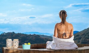 Bồn tắm spa ngoài trời