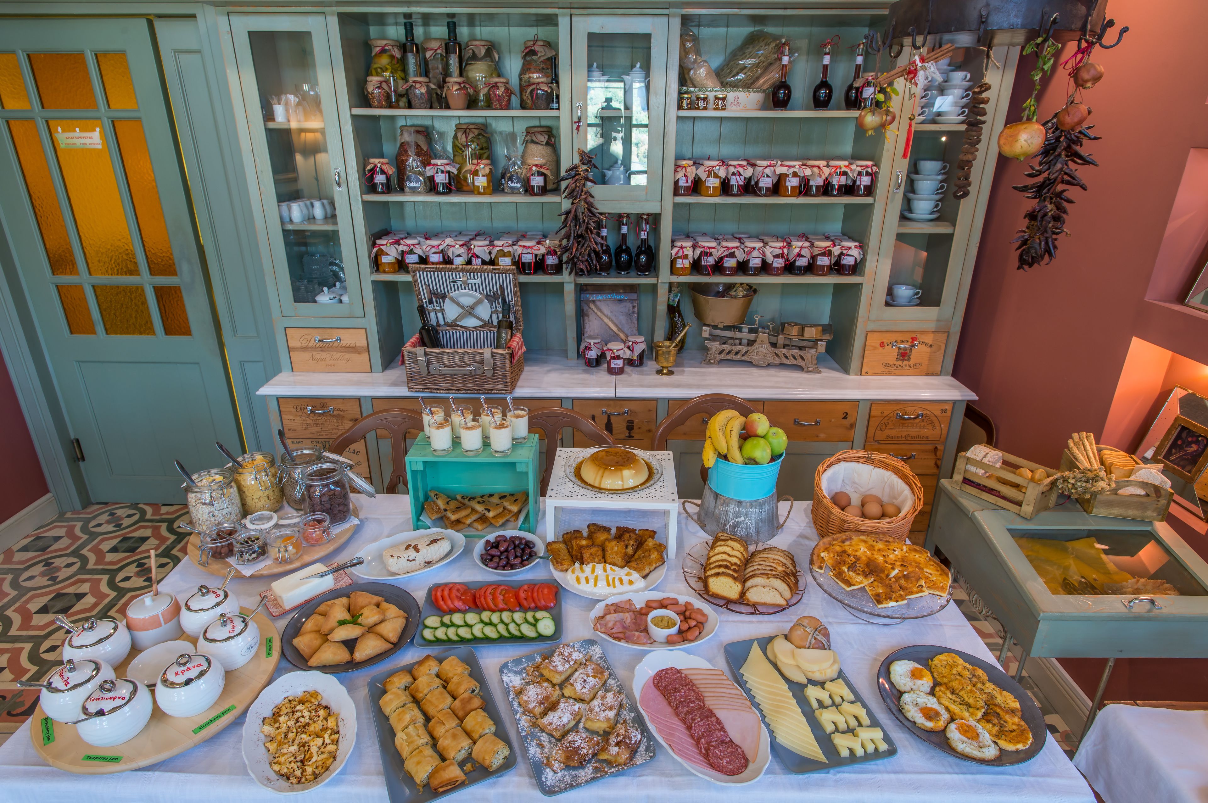 Free daily local cuisine breakfast 