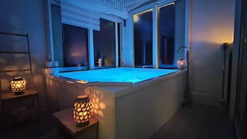 Outdoor treatment area, Turkish bath/hammam, body treatments