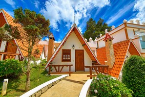 Minibar, blackout curtains, bed sheets