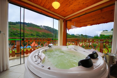 SUITE JUNIOR DUPLEX COM HIDROMASSAGEM (FEITA PARA AMAR) | View from room