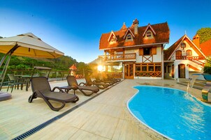 Outdoor pool, sun loungers