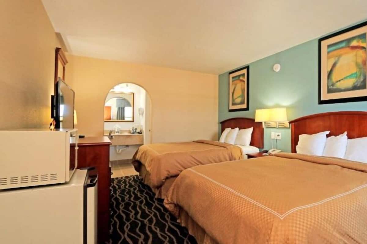 Desk, iron/ironing board, WiFi (free), bed sheets
