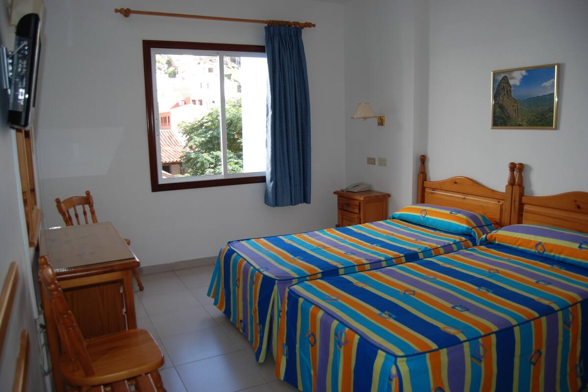 Double Room | In-room safe, desk, rollaway beds, free WiFi