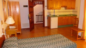 Studio | Living area | Flat-screen TV