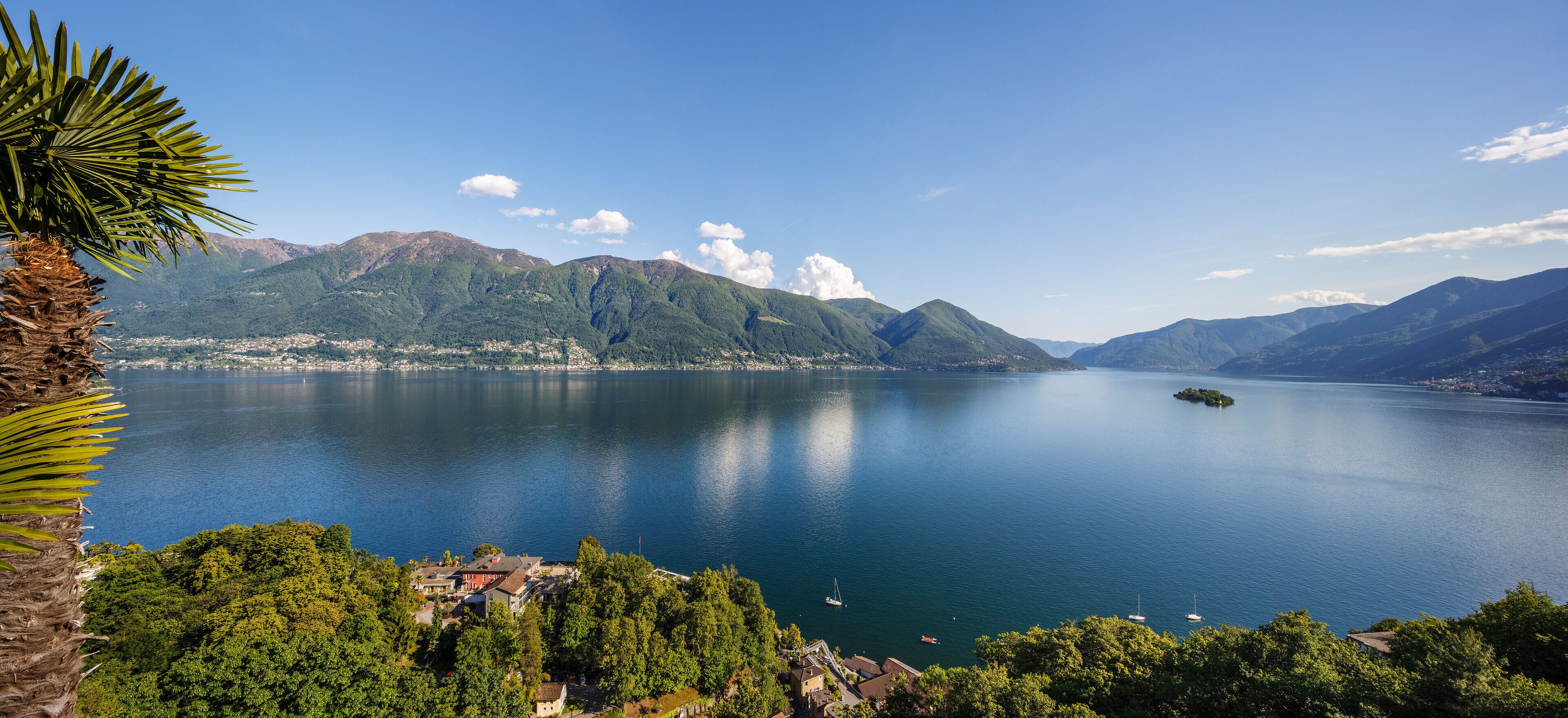 modern family apartment, air condition | view from property