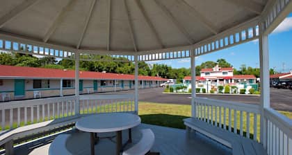 Economy Motel Inn & Suites