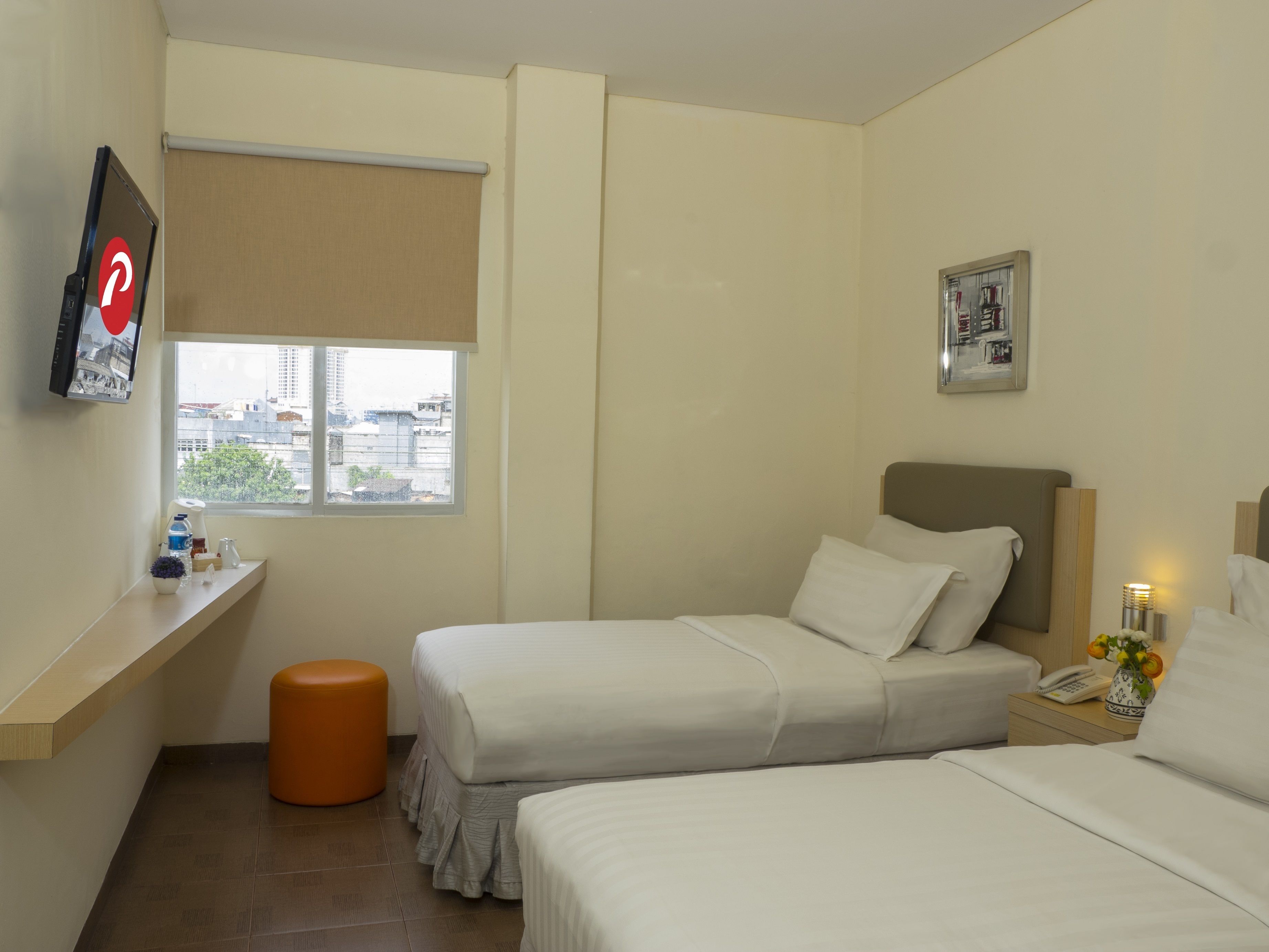 superior room | in-room safe, desk, soundproofing, free wifi