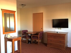 40-inch LED TV with cable channels, TV - Harvey's Motel SDSU La Mesa San Diego (San Diego)