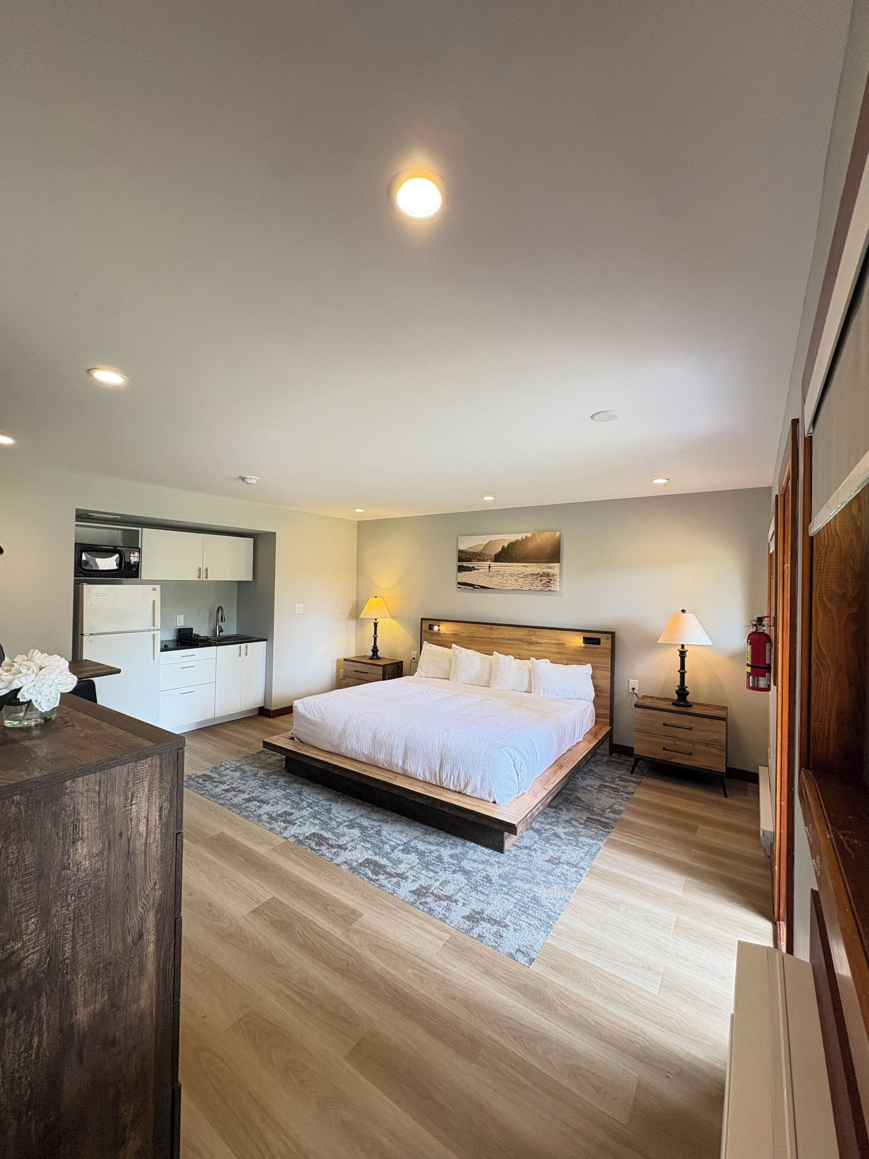 Standard Cabin, Non Smoking, Garden View | Individually furnished, desk, laptop workspace, iron/ironing board