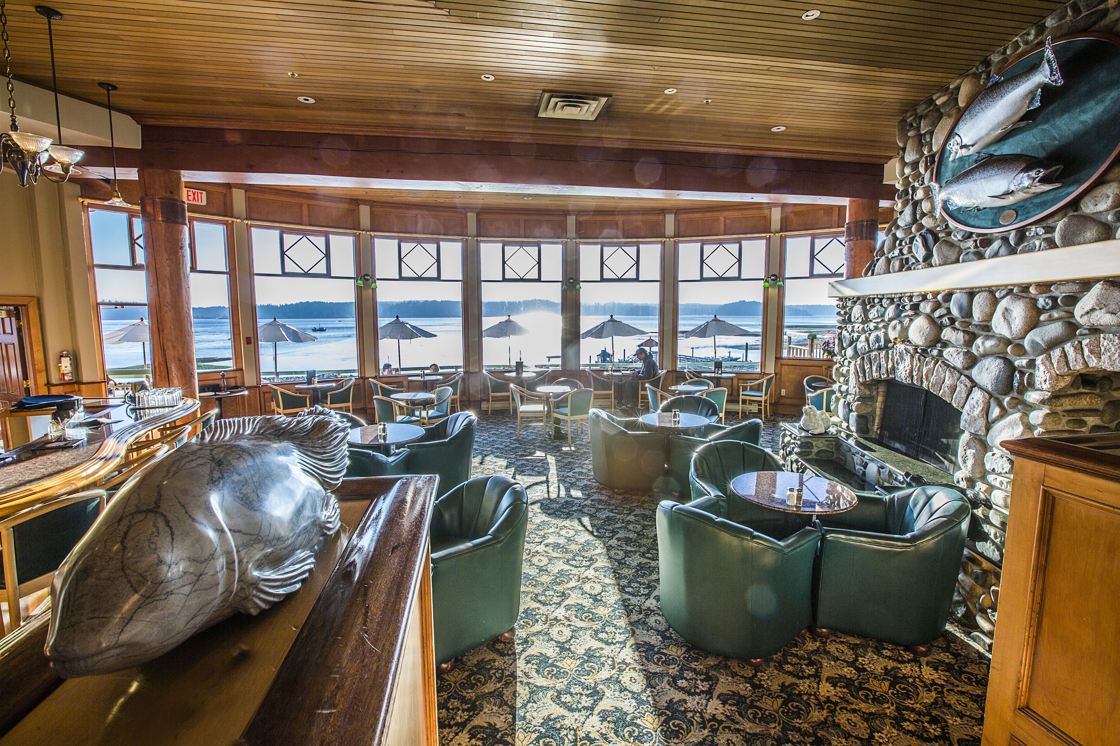 Pub, ocean views, open daily