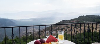 Delphi Palace