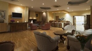 Bar-salon dans le hall