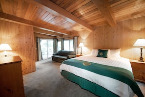 Superior House | 1 bedroom, iron/ironing board, free WiFi, bed sheets