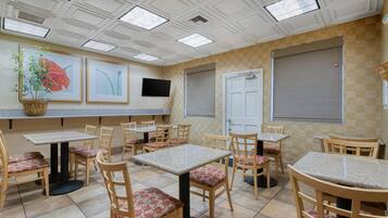 Termasuk sarapan Eropah