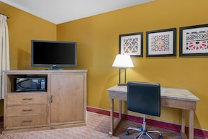 Standard Room, 1 King Bed, Accessible, Bathtub | Individually furnished, desk, laptop workspace, iron/ironing board - SureStay Hotel by Best Western Camarillo (Camarillo)