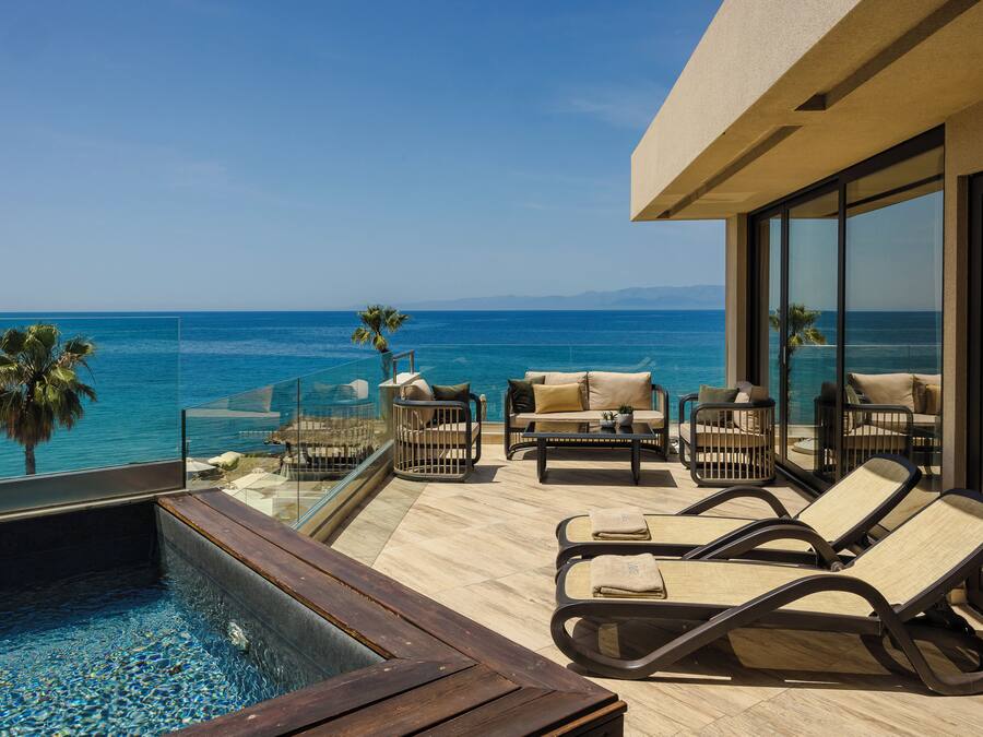 Signature Suite with Sea View and outdoor Jet Tub | Terras