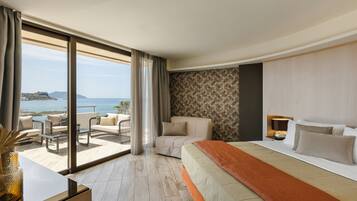 Presidentiële suite | Luxe beddengoed, een minibar, een kluis op de kamer, een bureau