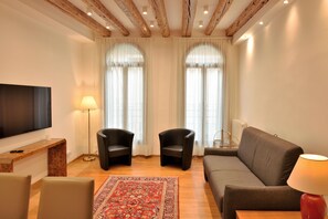 Televisión de pantalla plana, reproductor de DVD