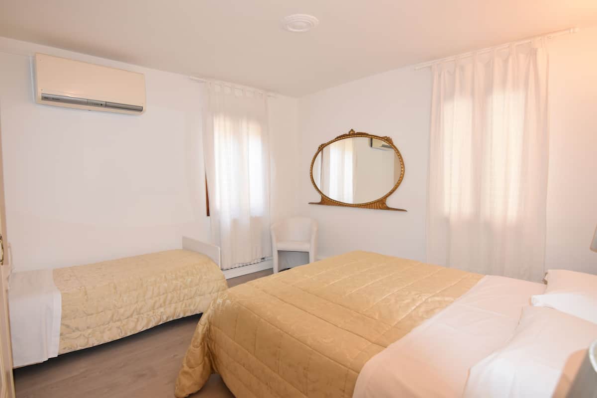 Apartment, 2 Schlafzimmer, Terrasse, Kanalblick (Calle Pinelli)
