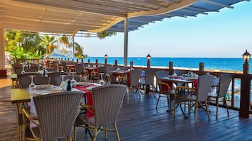 4 restaurants, breakfast, lunch, dinner served; international cuisine