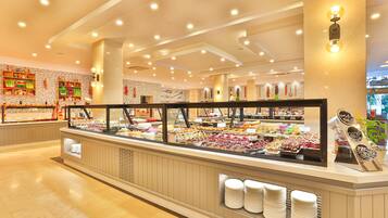 4 Restaurants, Frühstück, Mittagessen, Abendessen, internationale Küche