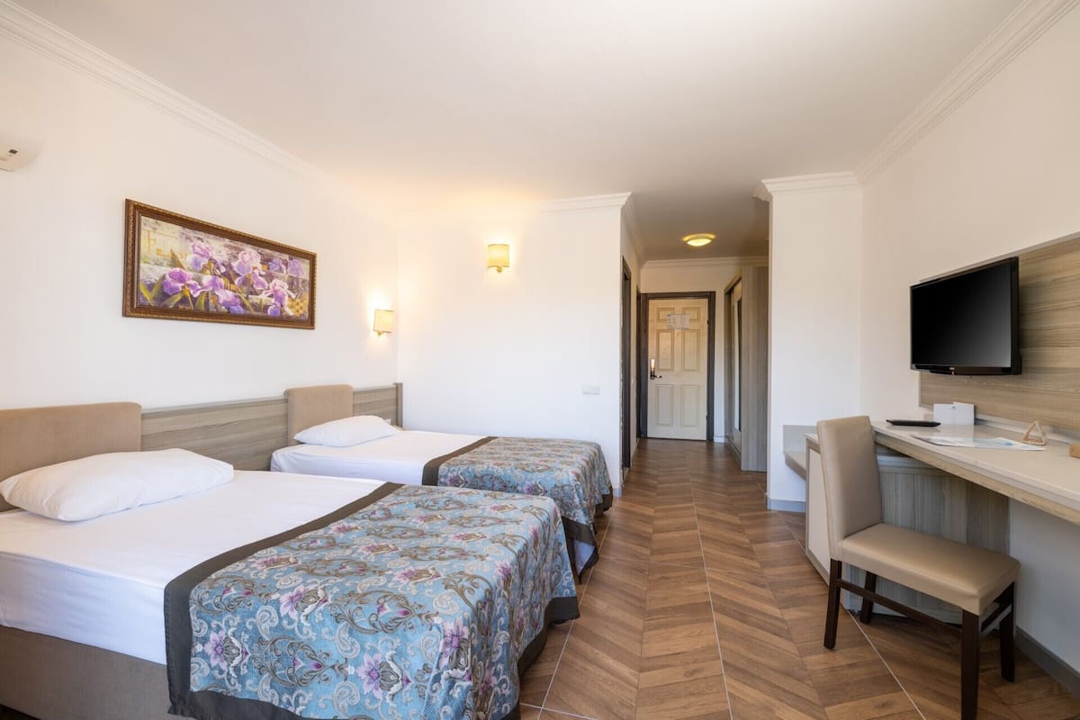 Standard Room Side Sea View | Literie de qualité supérieure, articles gratuits dans le mini-bar