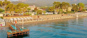 Crystal Aura Beach Resort & Spa – All Inclusive