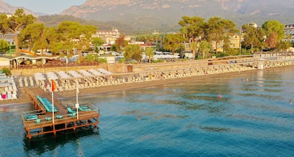 Crystal Aura Beach Resort & Spa – All Inclusive