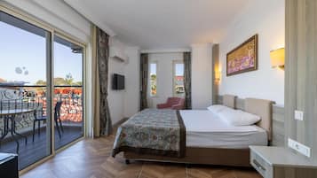 Family Room | Premium bedding, free minibar, in-room safe, desk