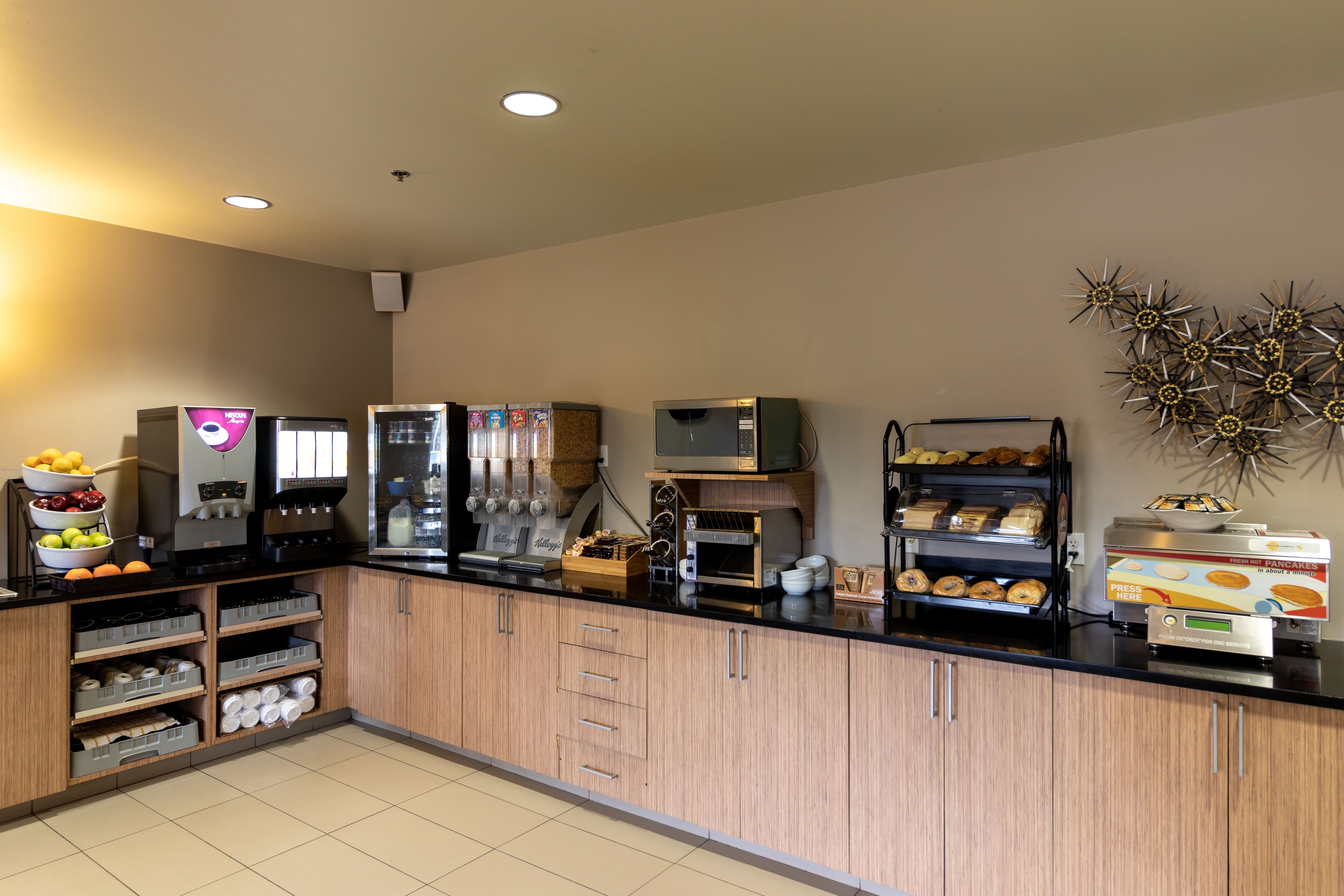 free daily continental breakfast