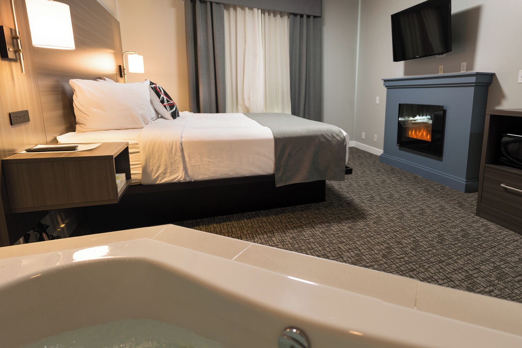 Literie de qualité supérieure, surmatelas, bureau, chambres insonorisées