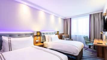 Habitación estándar con 2 camas individuales | Caja de seguridad en la habitación, insonorización, wifi y ropa de cama