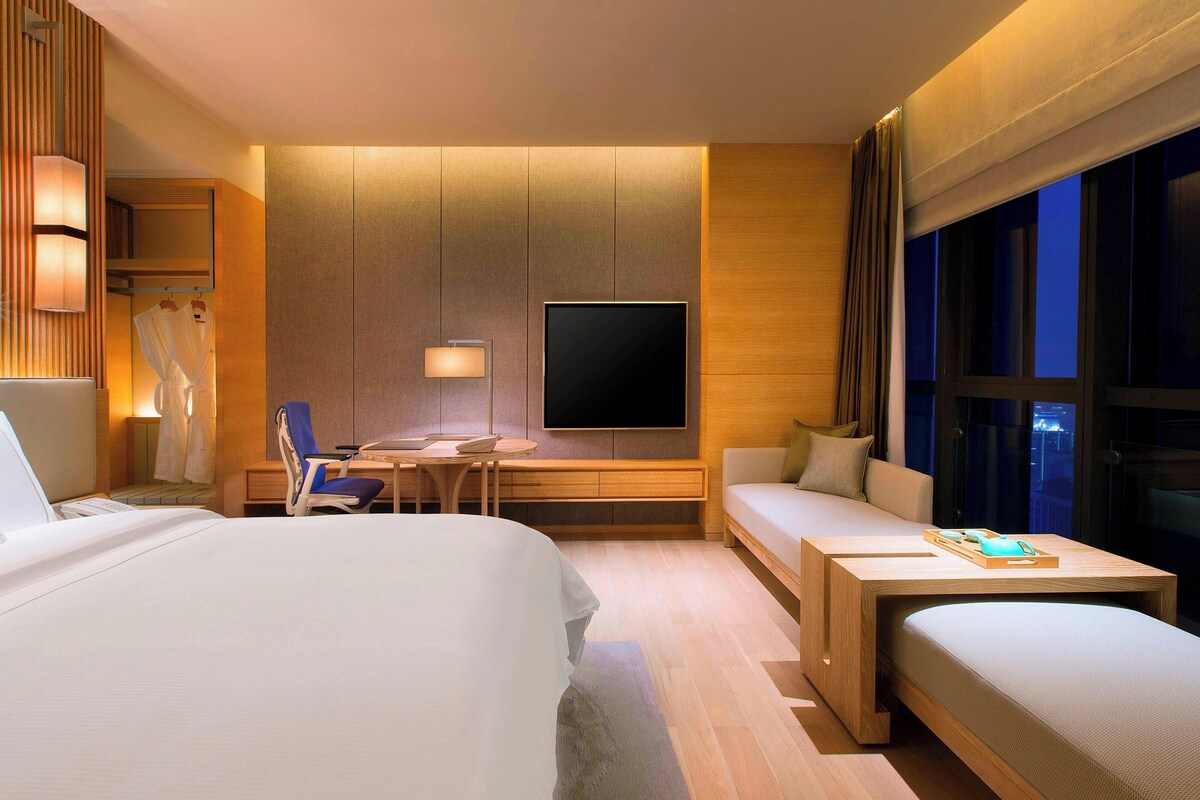 Suite – executive, 1 kingsize-seng (View) | Sengetøy av topp kvalitet, dundyner, memory foam-senger og minibar