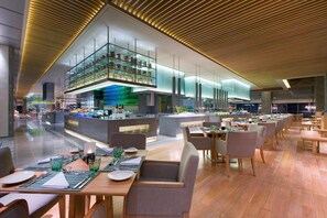 3 restaurants, breakfast, lunch, dinner served; Chinese cuisine - The Westin Chongqing Liberation Square (Chongqing)