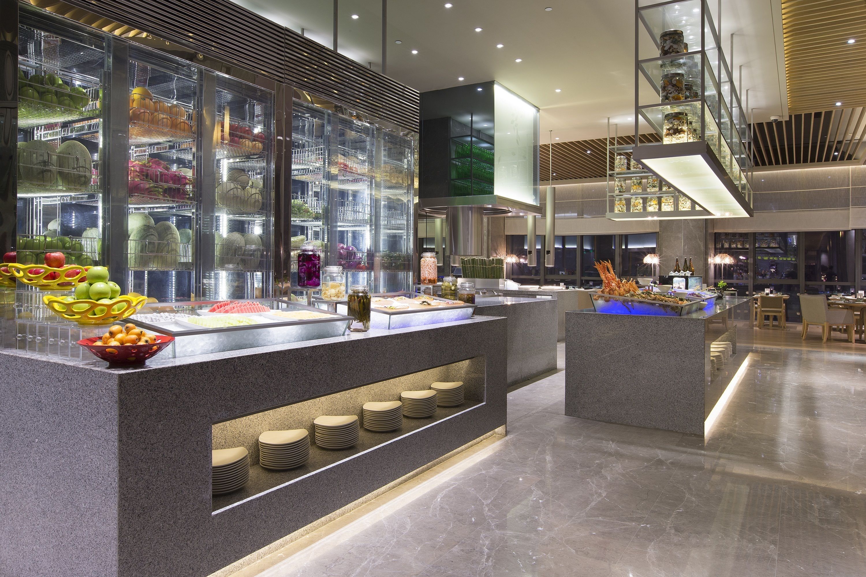 3 restaurants, breakfast, lunch, dinner served; chinese cuisine