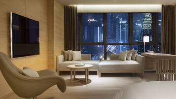 Privileged River View Studio Suite | Premium bedding, down duvets, memory-foam beds, minibar