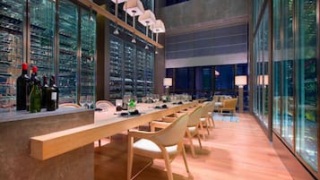 3 restaurants, breakfast, lunch, dinner served; Chinese cuisine